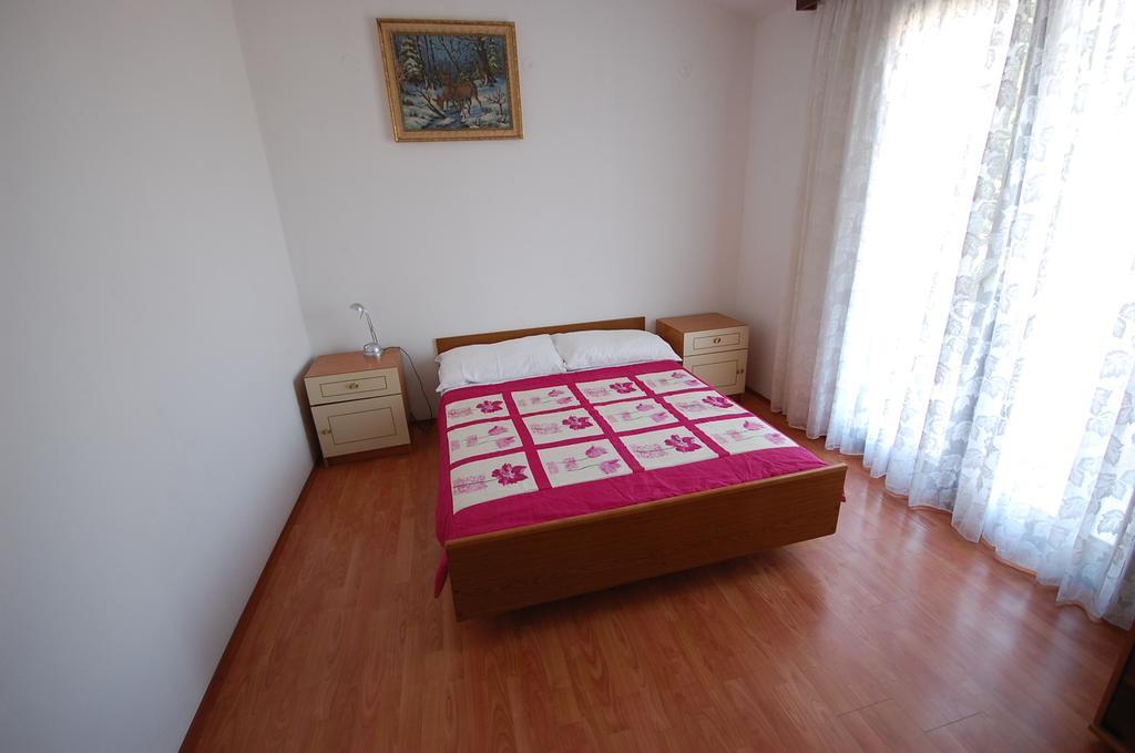Apartments Dida By El-Pi Tours Нивице Номер фото