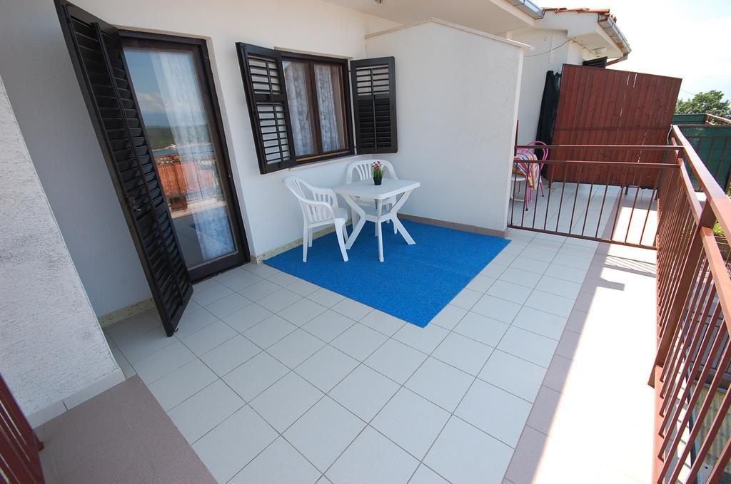 Apartments Dida By El-Pi Tours Нивице Номер фото
