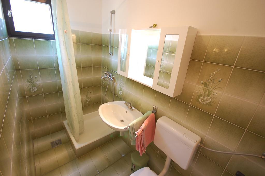 Apartments Dida By El-Pi Tours Нивице Номер фото