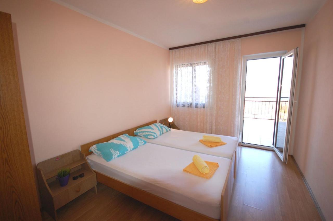 Apartments Dida By El-Pi Tours Нивице Экстерьер фото