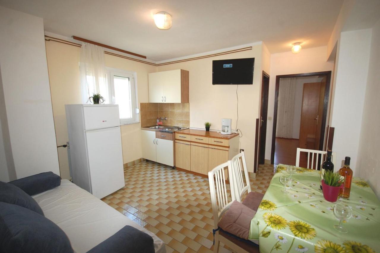 Apartments Dida By El-Pi Tours Нивице Экстерьер фото