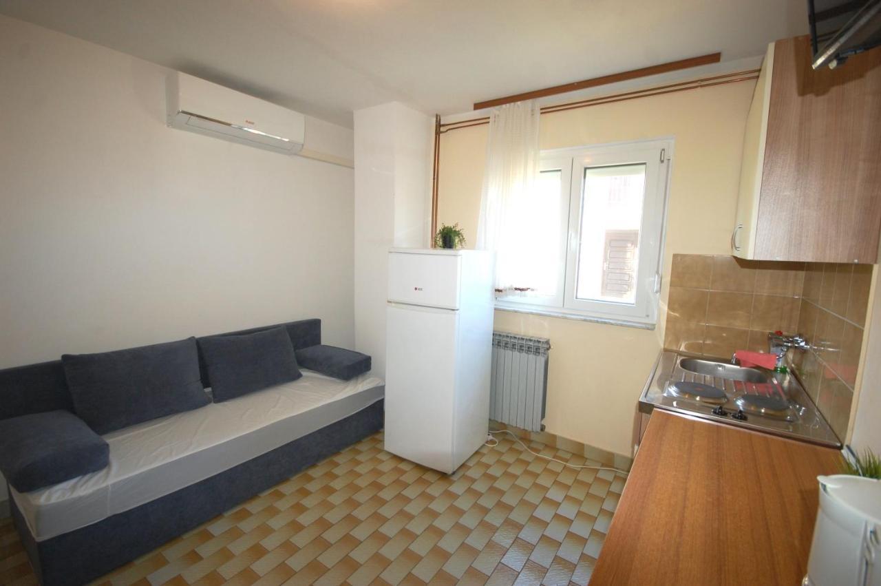 Apartments Dida By El-Pi Tours Нивице Экстерьер фото
